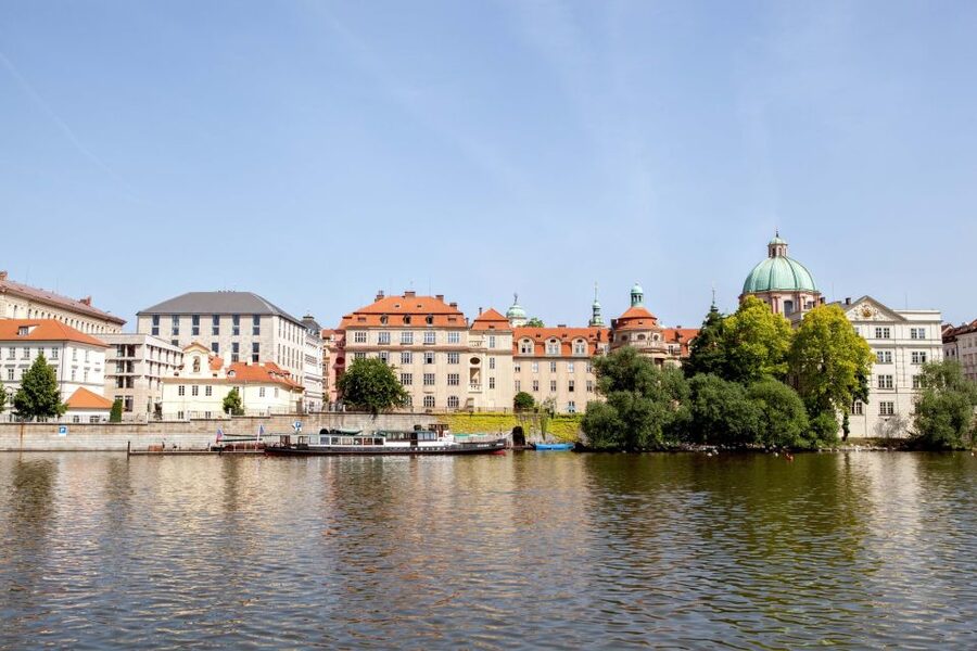 Prague Cruise: 1-Hour on the River Vltava - Who this Prague Vltava cruise is best for