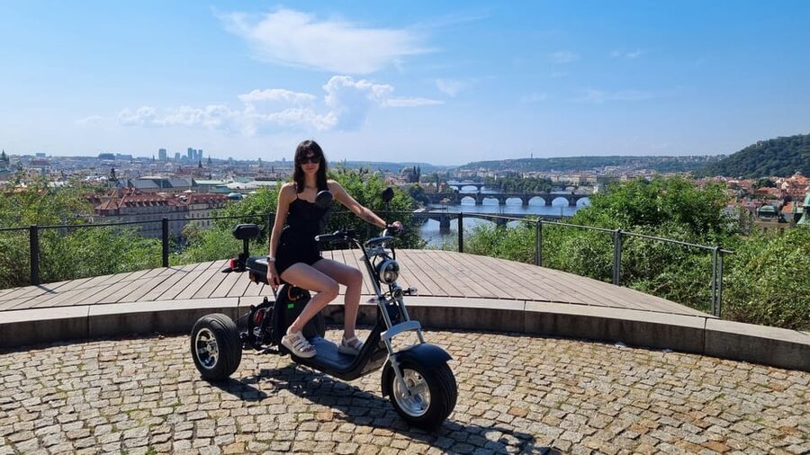 Prague: Electric Trike Viewpoints Tour - Meeting point and first ride skills (you’ll be driving quickly)