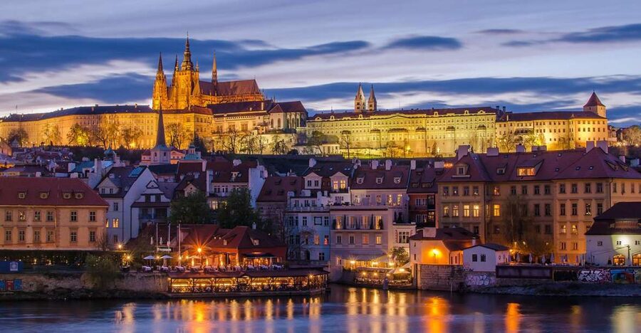 Prague: Evening Photography Tour by Car - Why a car-based photo tour is smart in Prague