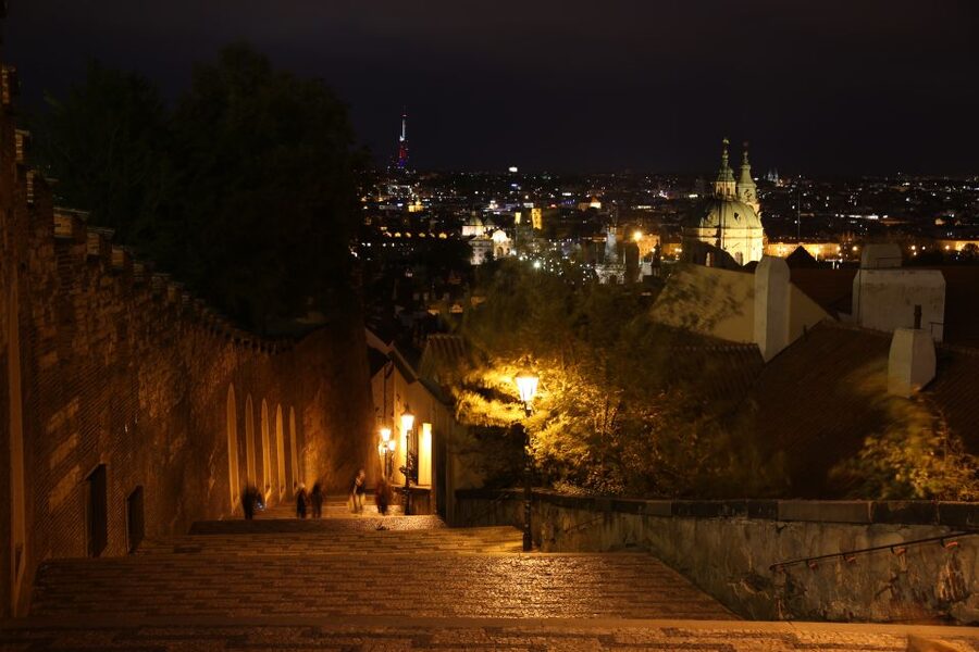 Prague: Evening Photography Tour by Car - Should you book Prague’s Evening Photography Tour by Car?