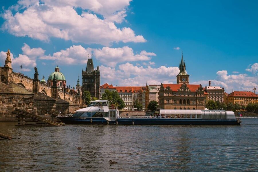 Prague: Evening Vltava River Eco Cruise with Prosecco - Price and value: why $28 for 50 minutes can be a smart buy