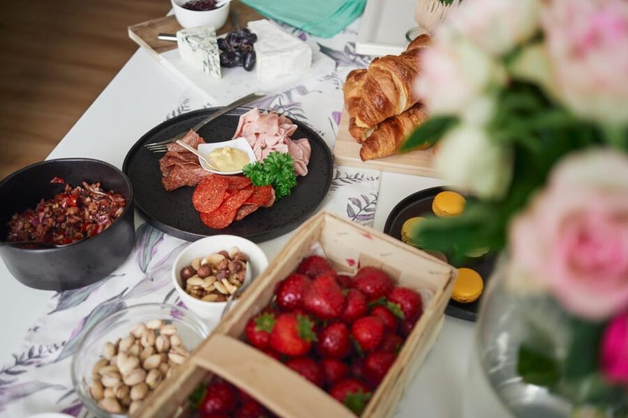 Prague: Farmers Market and Brunch Class with Celebrity Chef - Cooking class highlights: chef-level techniques you can repeat