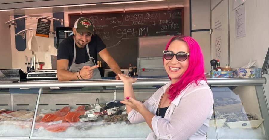 Prague: Farmers Market and Brunch Class with Celebrity Chef - Náplavka Farmers Market: sampling like you know what to ask for