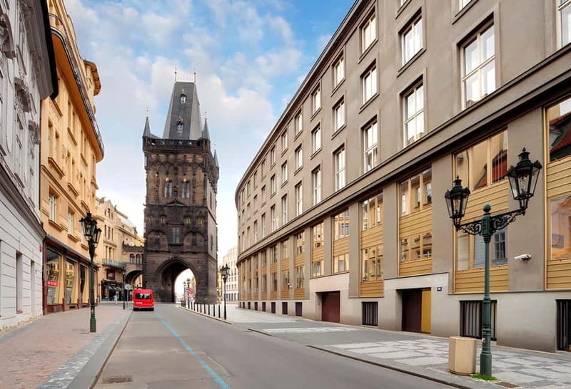 Prague: Full-Day Guided Tour of Prague in a Small-Group - Prague Castle and St. Vitus Cathedral: what you actually see