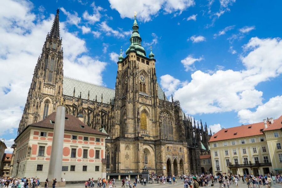 Prague: Full-Day Old Town, River Cruise & Prague Castle Tour - Key things to know before you go
