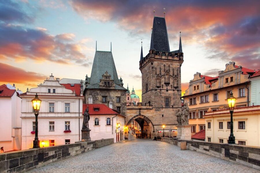 Prague: Full-Day Old Town, River Cruise & Prague Castle Tour - Rain ponchos and small-group pacing that keeps you from losing the day