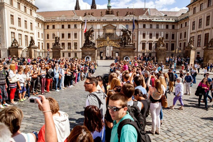 Prague: Full-Day Sightseeing Tour with Cruise and Lunch - The Vltava Cruise: A Relaxing Hour to Close the Loop