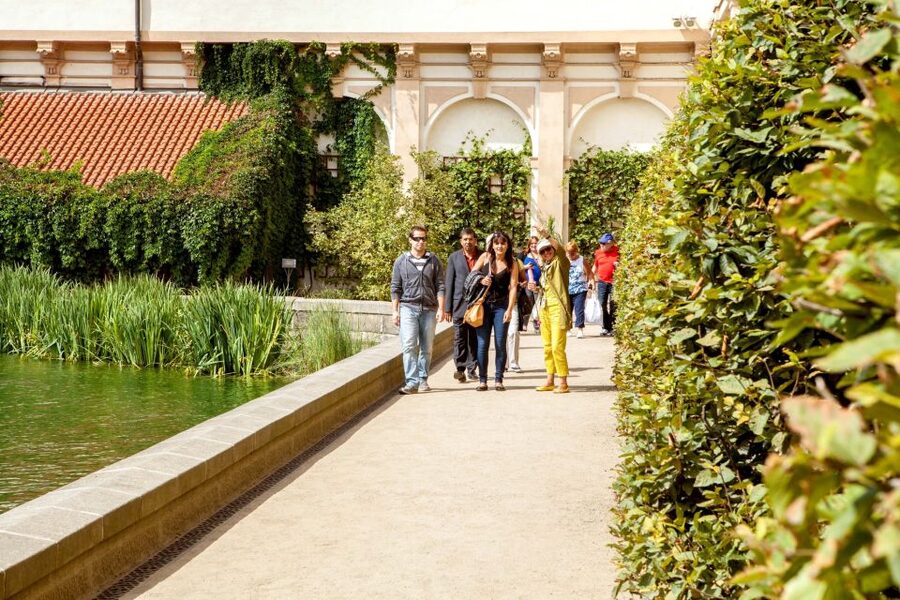 Prague: Full-Day Sightseeing Tour with Cruise and Lunch - Why This Tour Works for First-Time Prague Visits