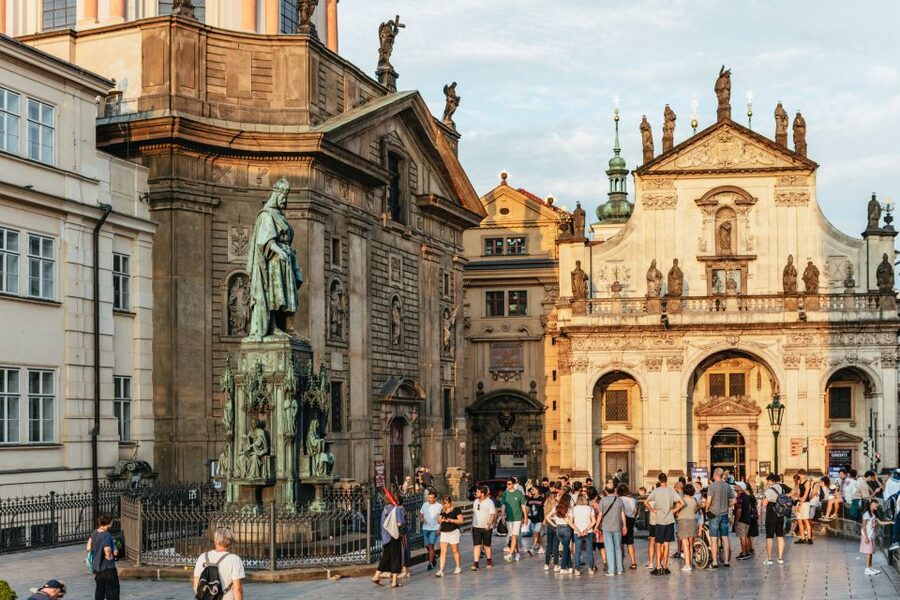 Prague: Ghost Walking Tour Where Legends Come To Life - Live ghost actors: the fun part, and how the tour keeps it controlled