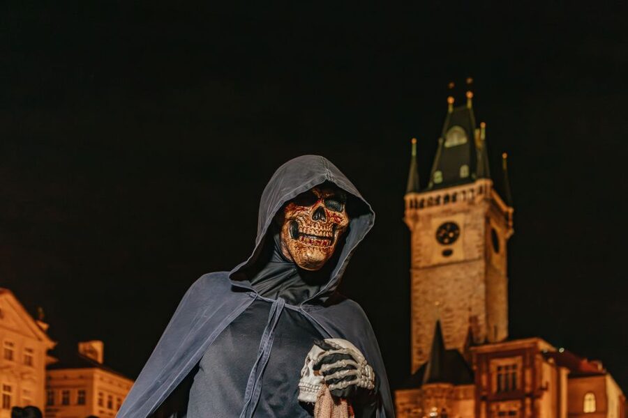Prague: Ghost Walking Tour Where Legends Come To Life - Practical tips so you enjoy the walk