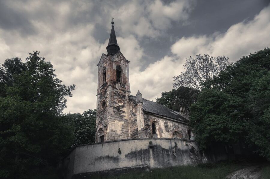 Prague: Ghost Walking Tour - How the Actor Guide Turns Folklore Into a Real Experience