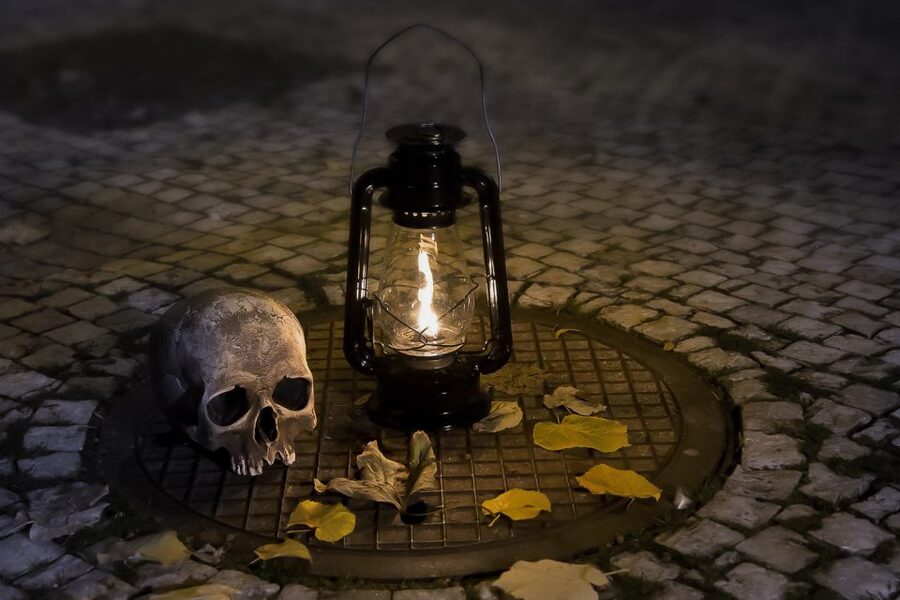 Prague: Ghosts and Legends Nighttime Guided Walking Tour - Týn yard, Ungelt, and the first secret stop for pacing and atmosphere