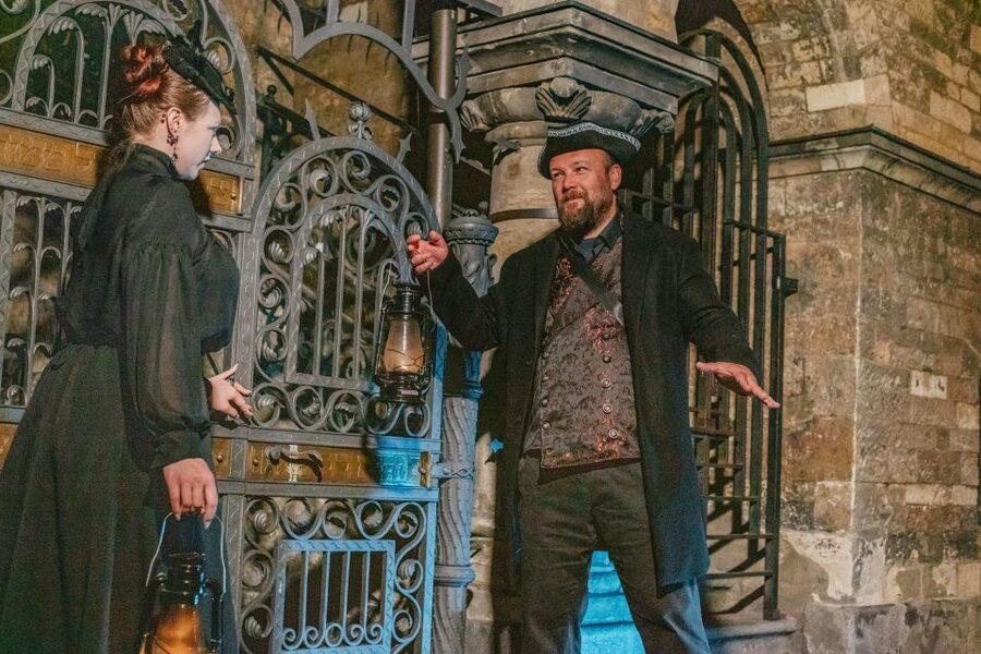 Prague: Ghosts and Legends Nighttime Guided Walking Tour - The 100-minute night route, from Old Town Square to Old Jewish Cemetery
