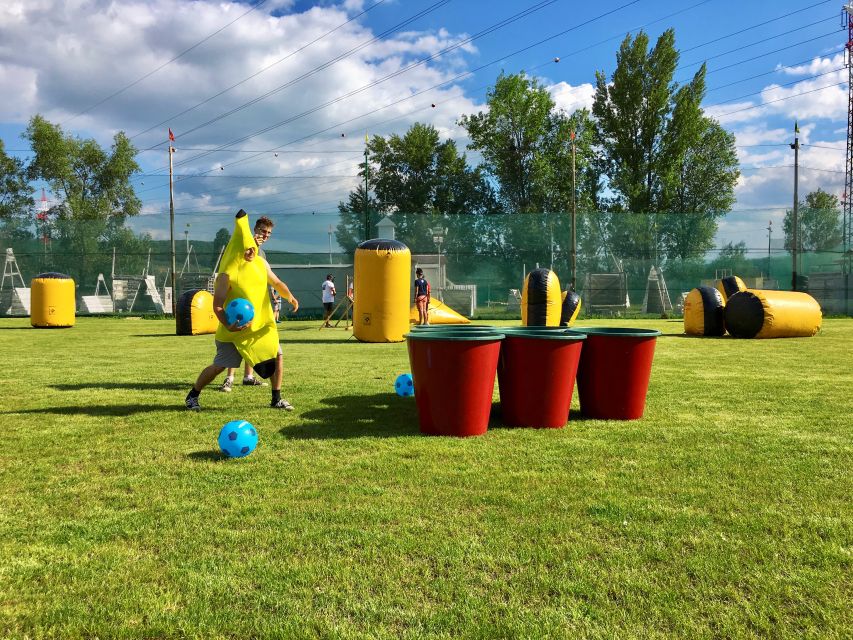 Prague : Giant Foot Darts and Giant Beer Pong Game - How the Prague pickup and private bus sets the tone