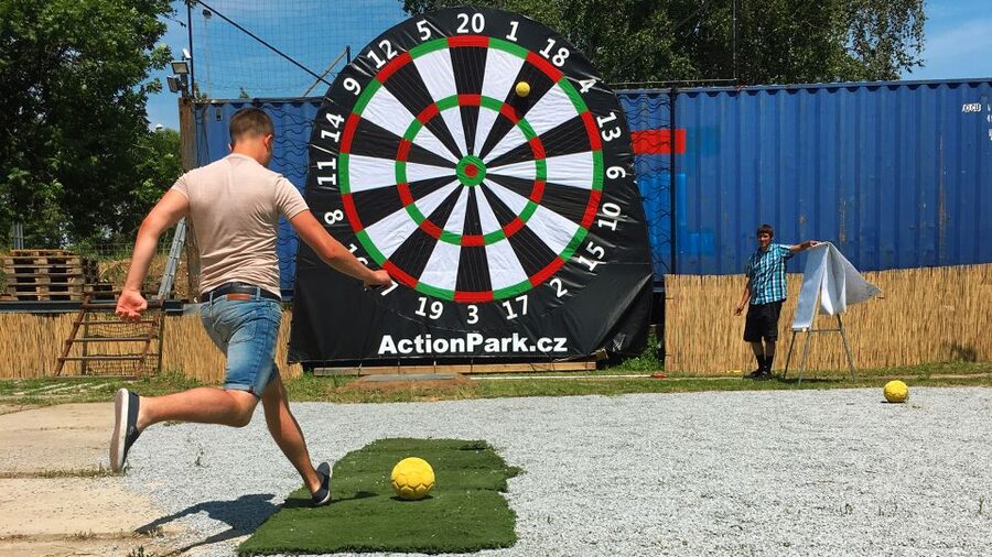 Prague : Giant Foot Darts and Giant Beer Pong Game - What to bring, what not to do, and who should skip it