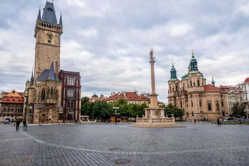 Prague Grand 2,5 hour + 2 hour exterior walking tour - Hradčany Views and the Castle District Build-Up