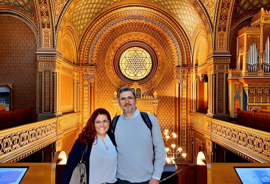 Prague: Guided Tour inside the Jewish Cemetery & Synagogues - Spanish Synagogue: the star stop with a little breathing room