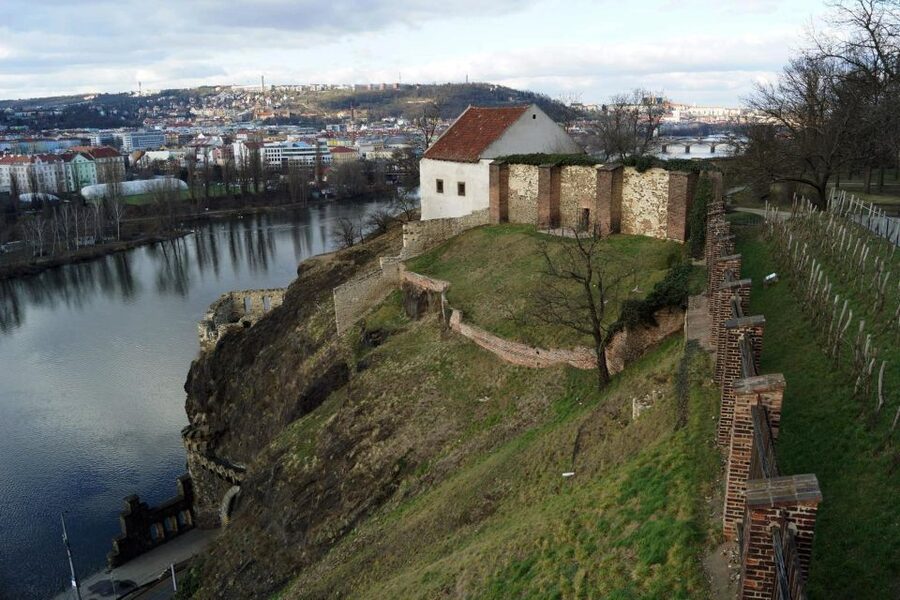 Prague: Guided tour to the historic fortress of Vyšehrad - Price and value: $44 for a focused, ticketed circuit