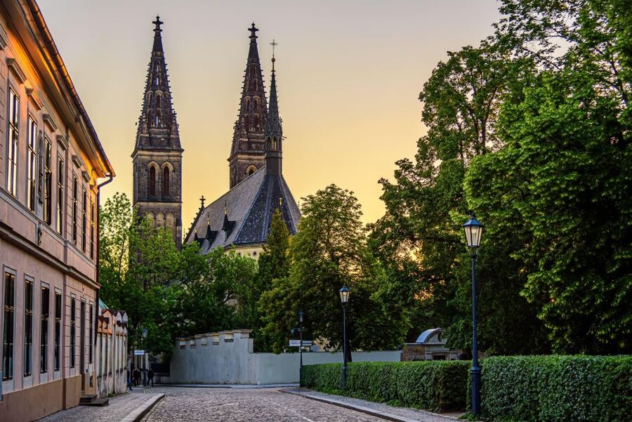 Prague: Guided tour to the historic fortress of Vyšehrad - The fortress ramparts: where the story starts to click