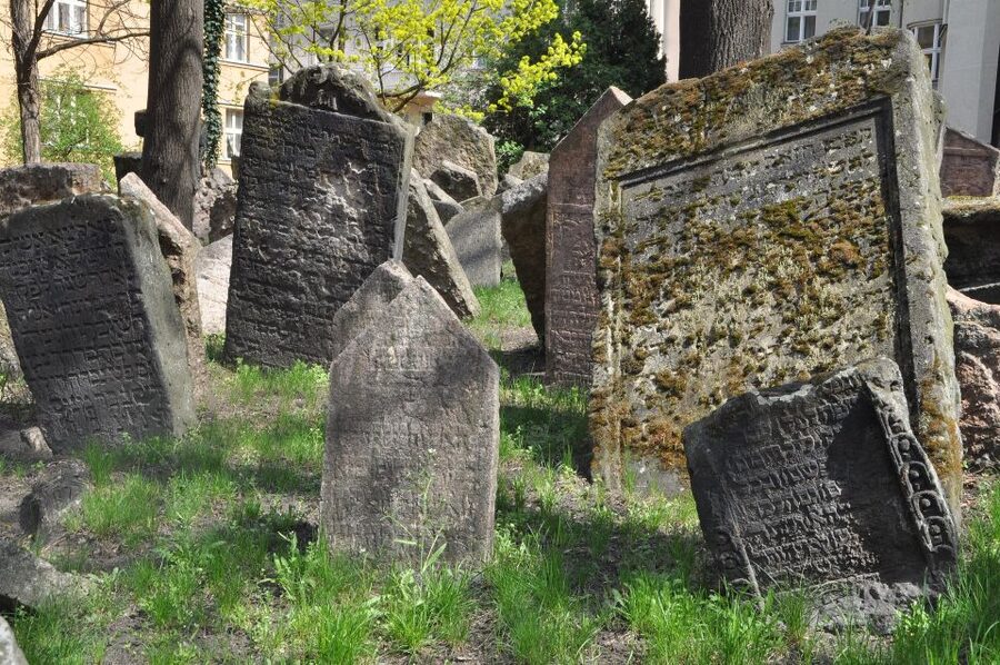 Prague: Guided Walking Tour of Prague's Jewish Quarter - Why Josefov on foot feels personal, not museum-like