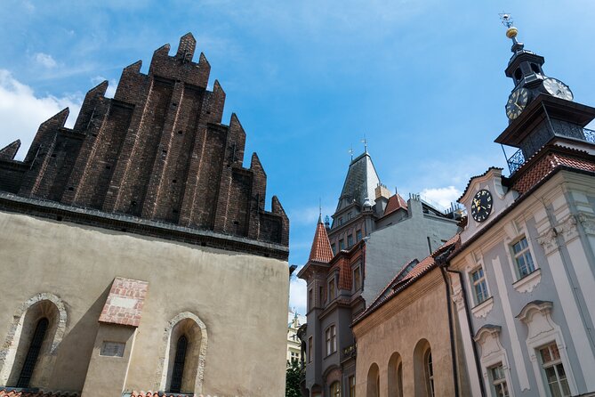 Prague Highlights in Half a Day - The garden you did not expect, St. Nepomuk, and a cubism lamp