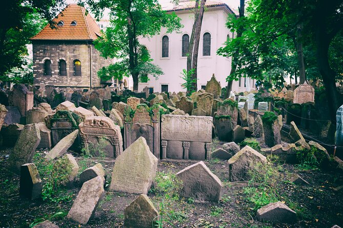 Prague Highlights in Half a Day - Book Tunnel and Kafka birthplace: the quiet-famous stops