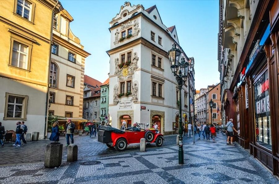 Prague: Highlights of Prague Private Half-Day Tour by Car - Price and logistics: when $364 per group makes sense