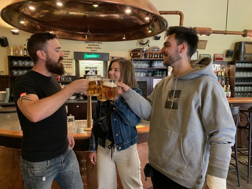 Prague: Historic Pubs Tour with Drinks - Where you meet, and how to not miss your guide
