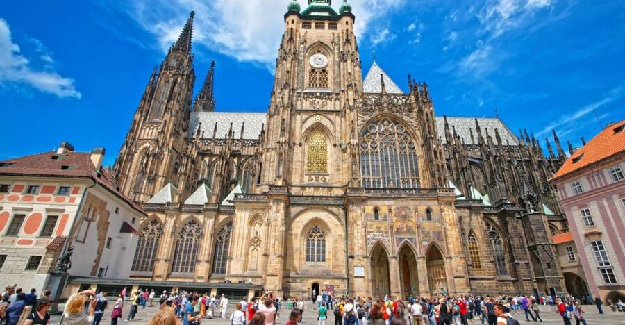 Prague Hradcany Castle, St Vitus Cathedral Tour with Tickets - Choosing the right option for your schedule