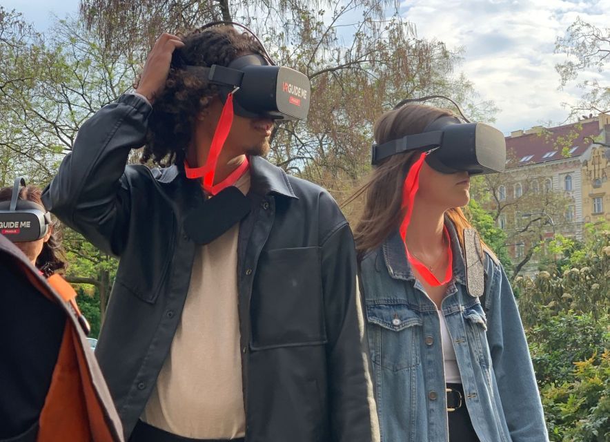 Prague: Immersive History Walking Tour and VR - Old Town Square VR: Prague before your eyes