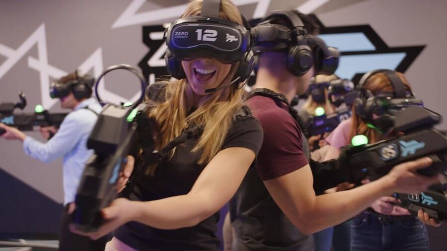 Prague: Immersive VR multiplayer experience - Wireless multiplayer up to eight players: what team play feels like