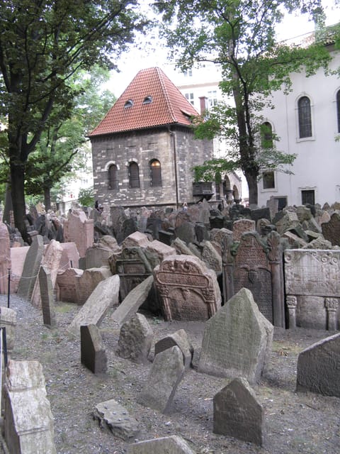 Prague: Jewish Quarter and Museum Guided Tour - Why the Prague Jewish Quarter tour makes sense in 3 hours
