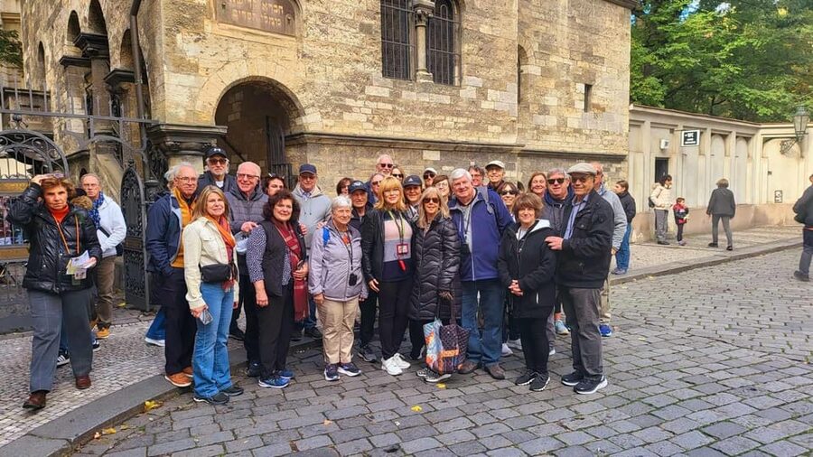 Prague: Jewish Quarter Half-Day Private Walking Tour - Klausen Synagogue: traditions and artifacts in context