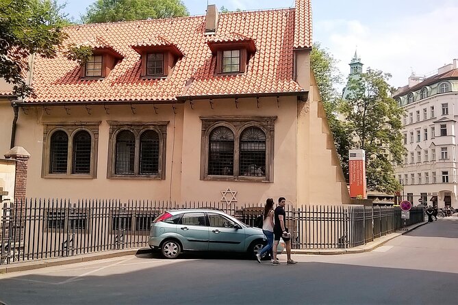Prague: Jewish Quarter Walking Tour with Admission Tickets - What the guide actually brings: story, clarity, and tact