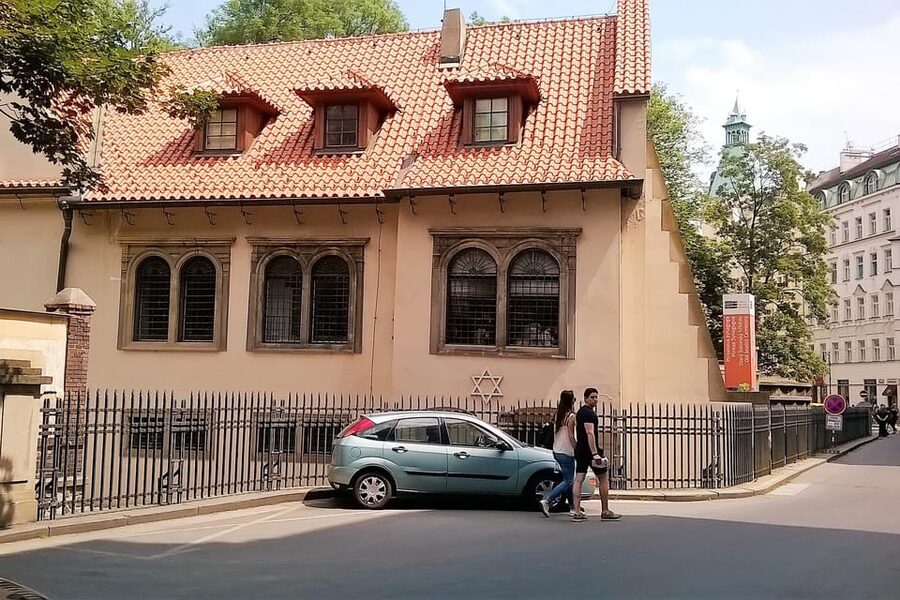 Prague: Jewish Quarter Walking Tour with Admission Tickets - Dress code, entry rules, and the reality of queues