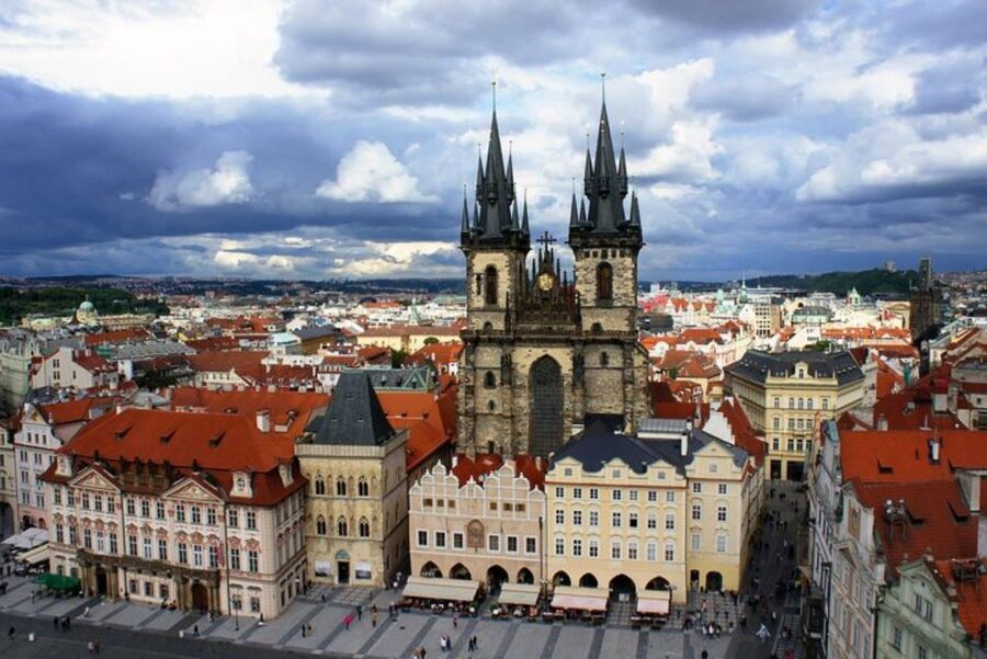 Prague: Jewish Town Guided Walking Tour - Walking the Old Jewish Quarter, Prague’s WWII survival detail