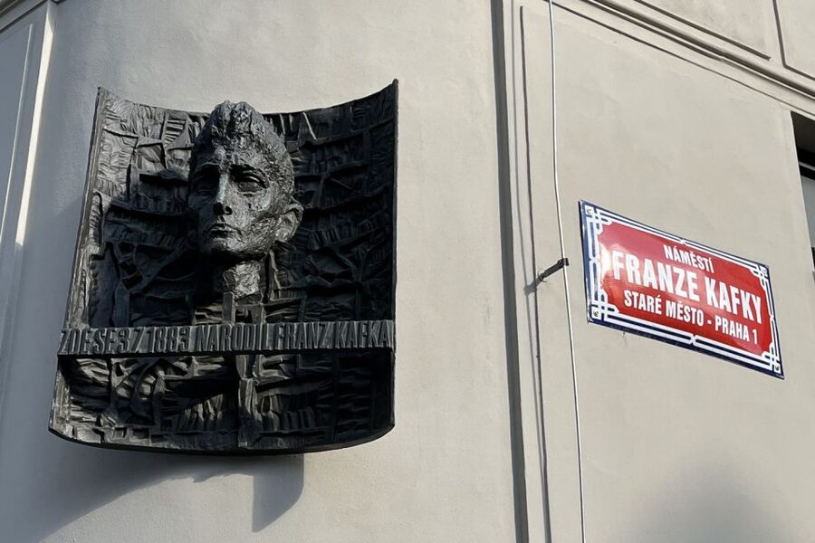 Prague: Jewish Town Guided Walking Tour - Hotel pickup, the real 3-hour schedule, and timing gotchas