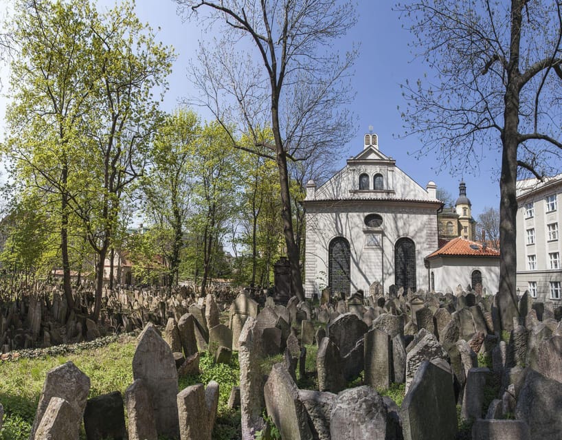 Prague Jewish Town/Skip-the-Line Official Entry Ticket - Maisel Synagogue First: A Smart Start for Context