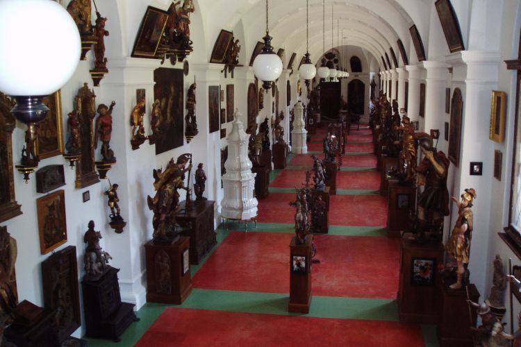 Prague: Karlštejn Castle Guided Tour with Entry Ticket - Who should book this Karlštejn day trip, and who should skip