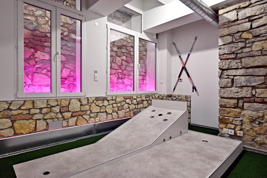 Prague: Mazemania Miniature Golf Experience - Practical Tips Before You Start Swinging