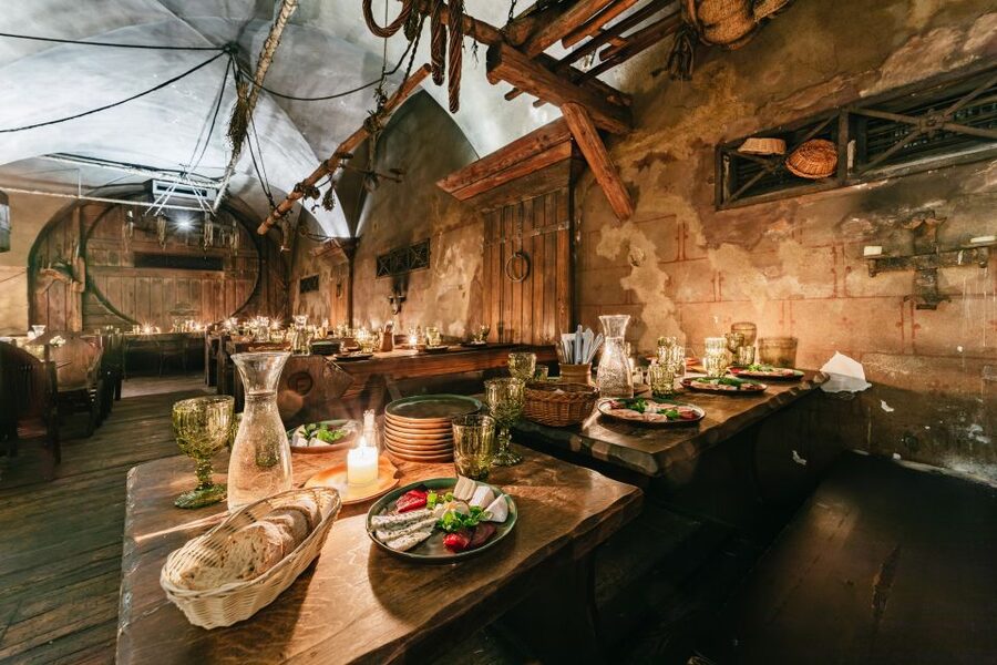 Prague: Medieval Dinner with Unlimited Drinks - When to Go, and How to Fit It Into a Prague Night