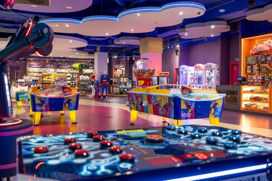 Prague: Mirror Maze Entry Family Ticket - Languages at the reception: why it helps families