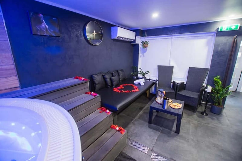 Prague: Modern Private Spa with Jacuzzi and Sauna - Modern Private Spa in Prague 2 Hours: what you are really buying