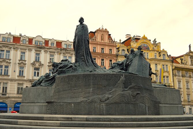Prague: National Museum Ticket & Online Audioguide City Tour - Best Time to Go and How to Fit 2 to 3 Hours