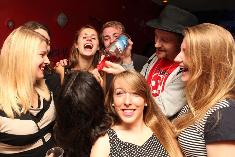 Prague: New Year's Eve Pub Crawl & Karlovy Lazne Club Entry - How the pub crawl works between venues
