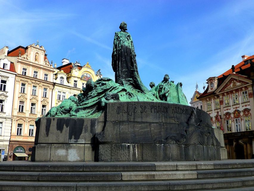 Prague: Old, New, and Jewish Towns Guided Walking Tour - What you actually get for $56, and why a guide matters