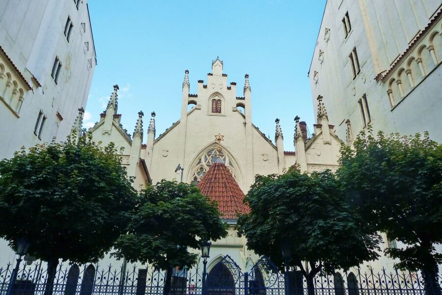 Prague: Old Town and Jewish Quarter Tour with Jewish Museum - Opening hours you should plan around