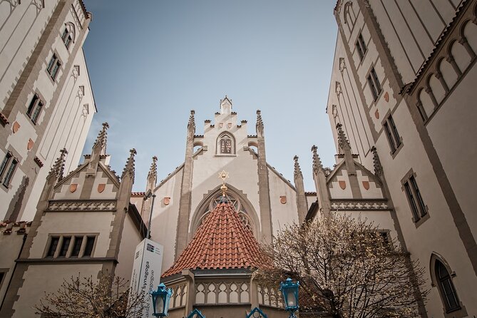 Prague Old Town and Jewish Quarter Walking Tour - Spanish Synagogue and Kafka: Finishing With Art, Legend, and a Famous Name
