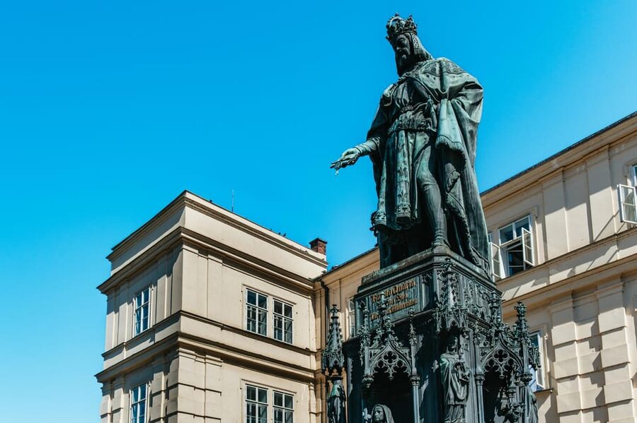 Prague: Old Town, Astronomical Clock and Underground Tour - Rain Plan and Timing: Small Details That Save Your Day
