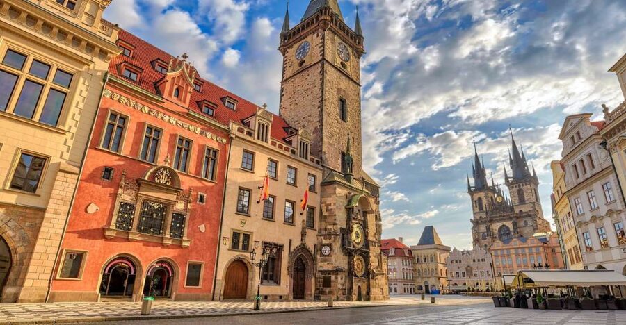 Prague: Old Town, Jewish Quarter & Astro Clock Walking Tour - Key points before you go